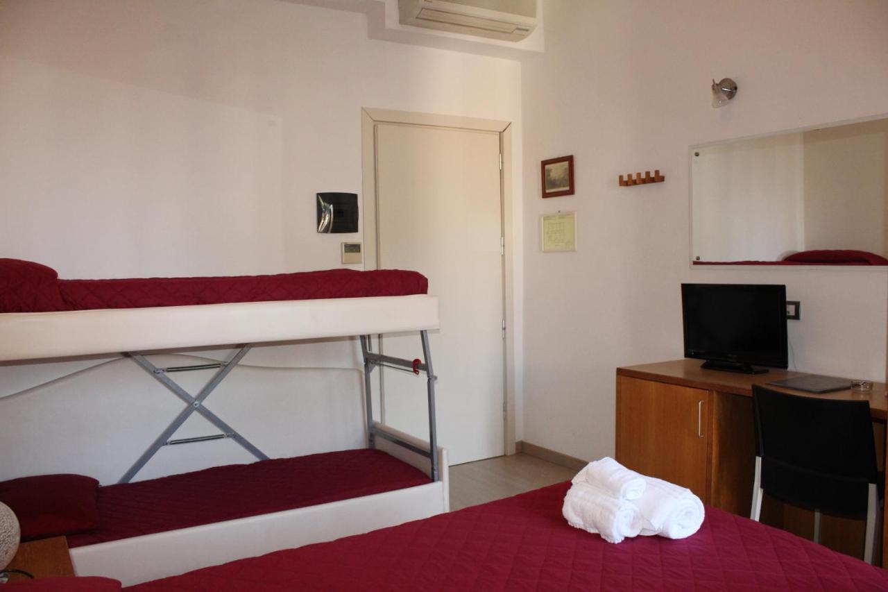 Hotel Morolli ريميني المظهر الخارجي الصورة