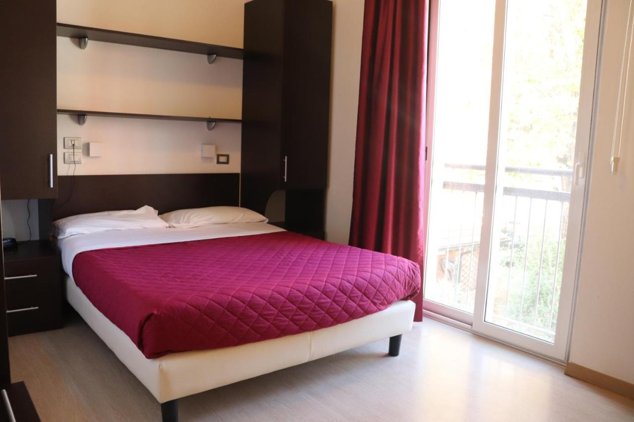 Hotel Morolli ريميني المظهر الخارجي الصورة