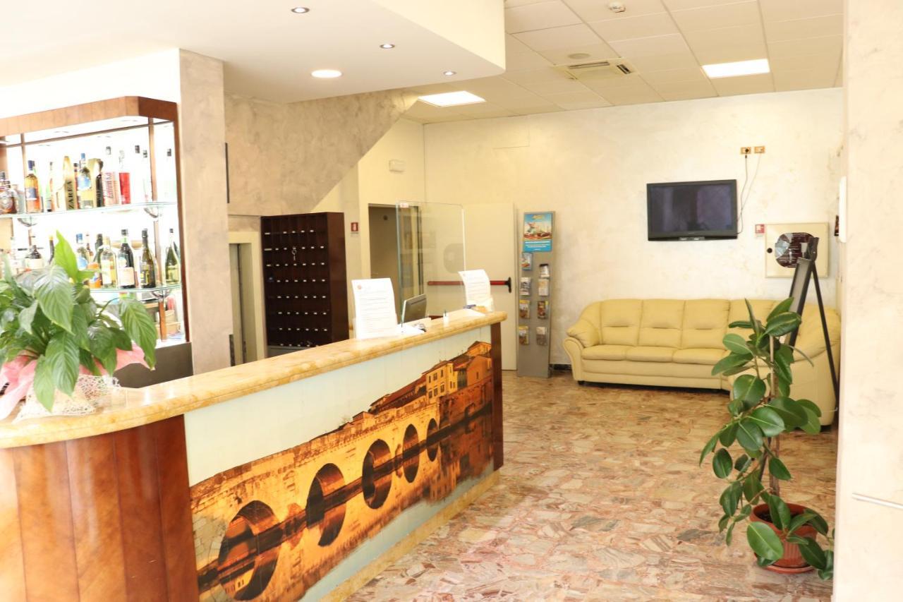 Hotel Morolli ريميني المظهر الخارجي الصورة