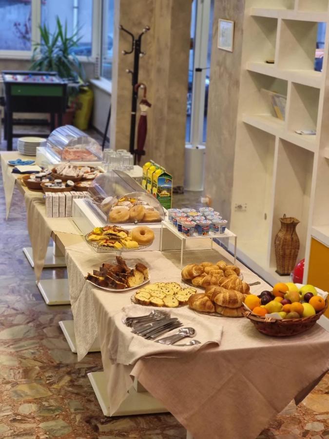 Hotel Morolli ريميني المظهر الخارجي الصورة