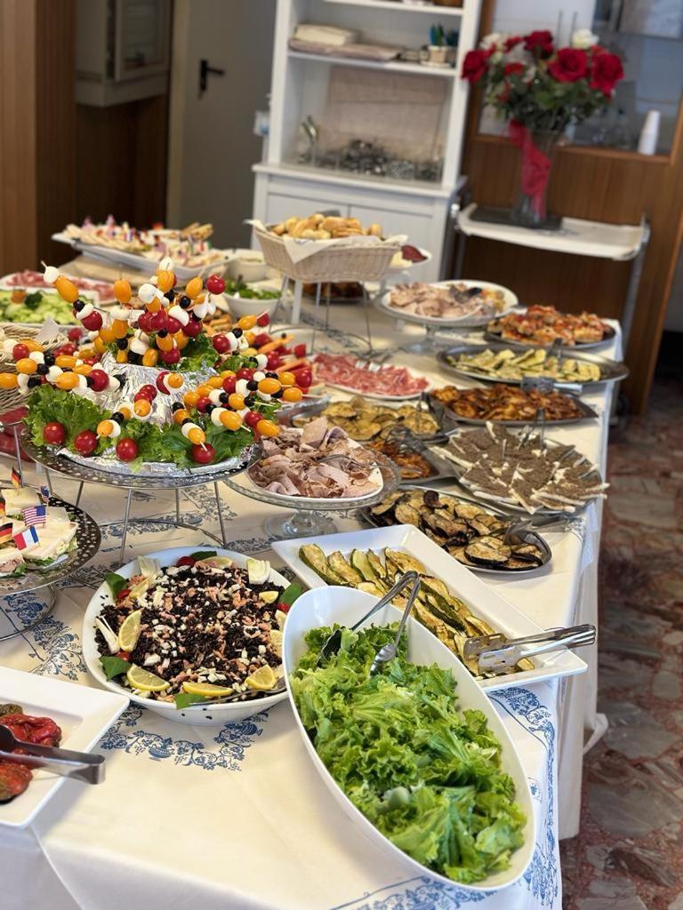 Hotel Morolli ريميني المظهر الخارجي الصورة