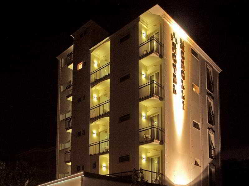Hotel Morolli ريميني المظهر الخارجي الصورة