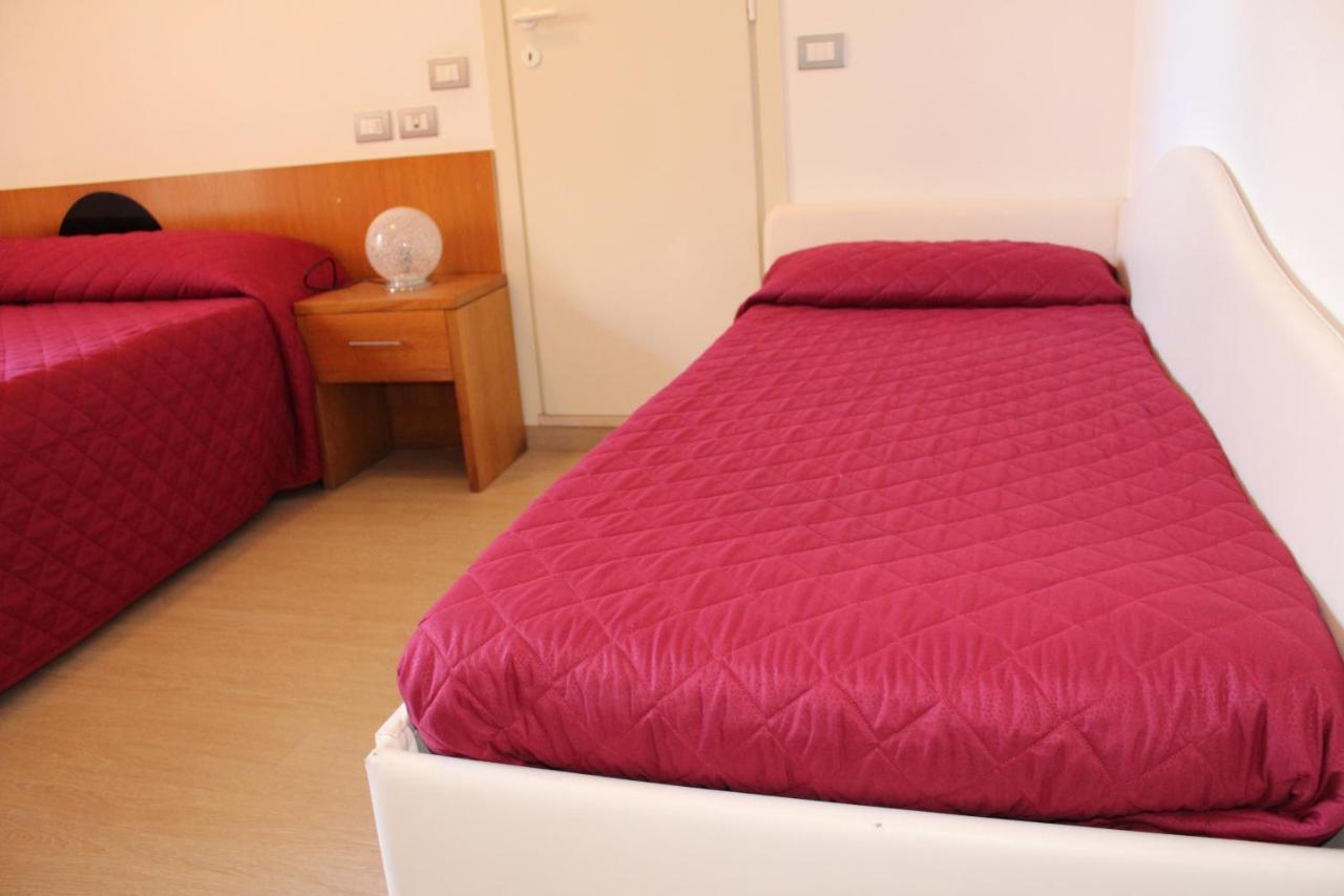 Hotel Morolli ريميني المظهر الخارجي الصورة