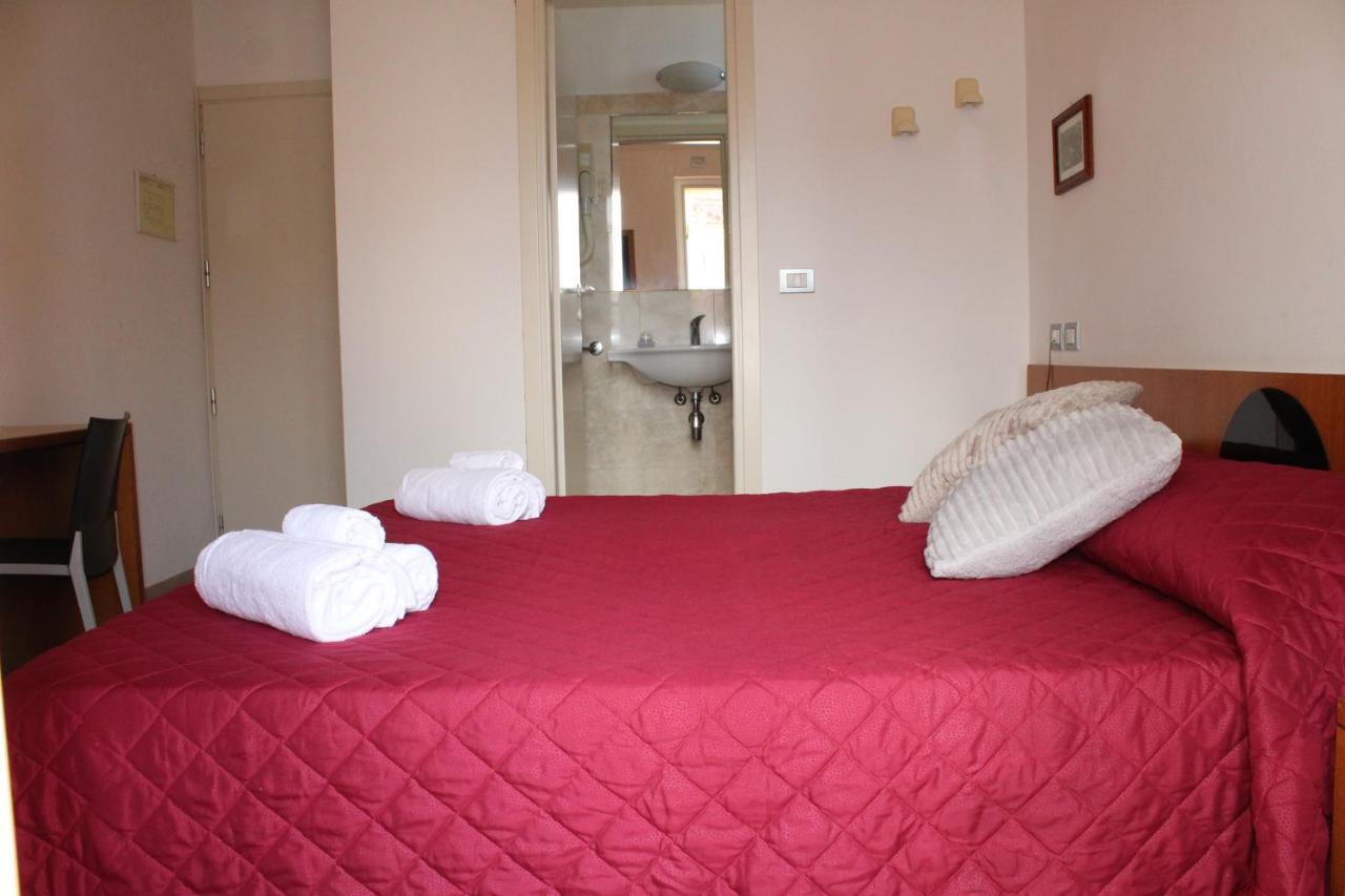 Hotel Morolli ريميني المظهر الخارجي الصورة