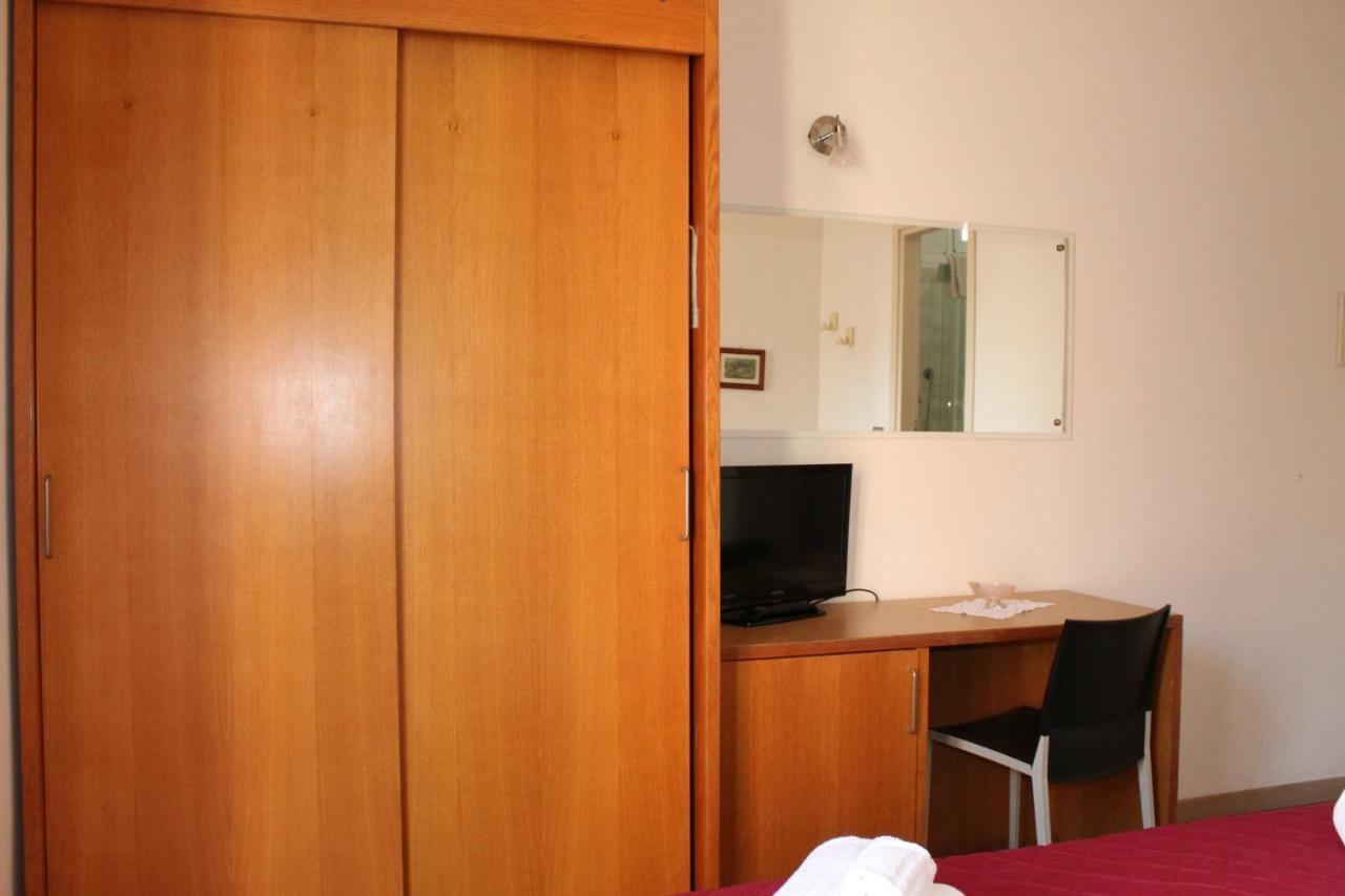Hotel Morolli ريميني المظهر الخارجي الصورة