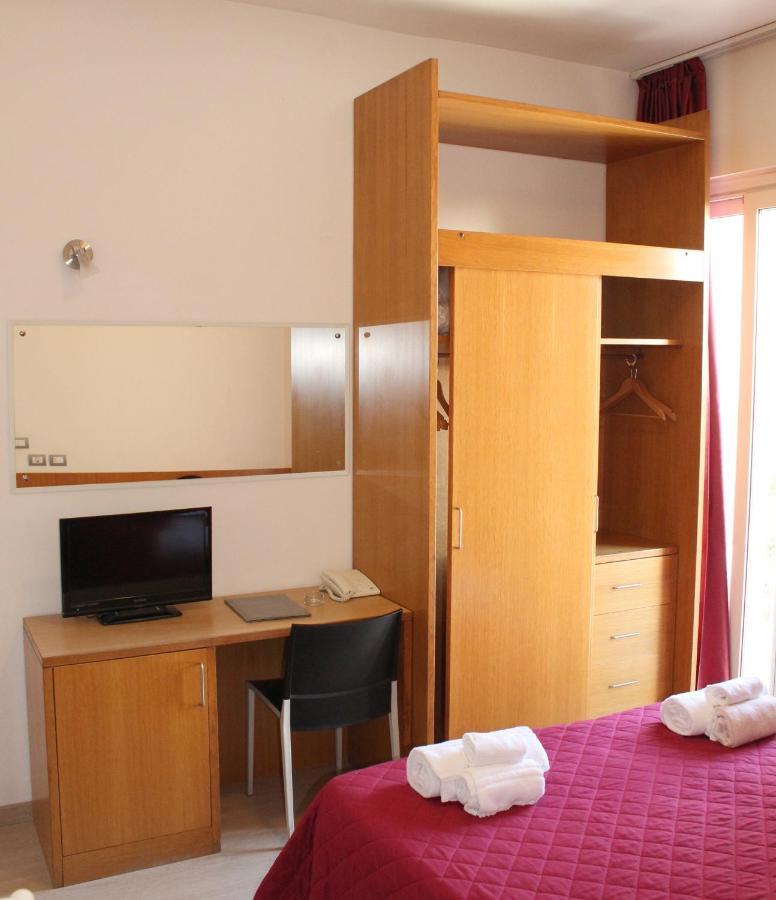 Hotel Morolli ريميني المظهر الخارجي الصورة